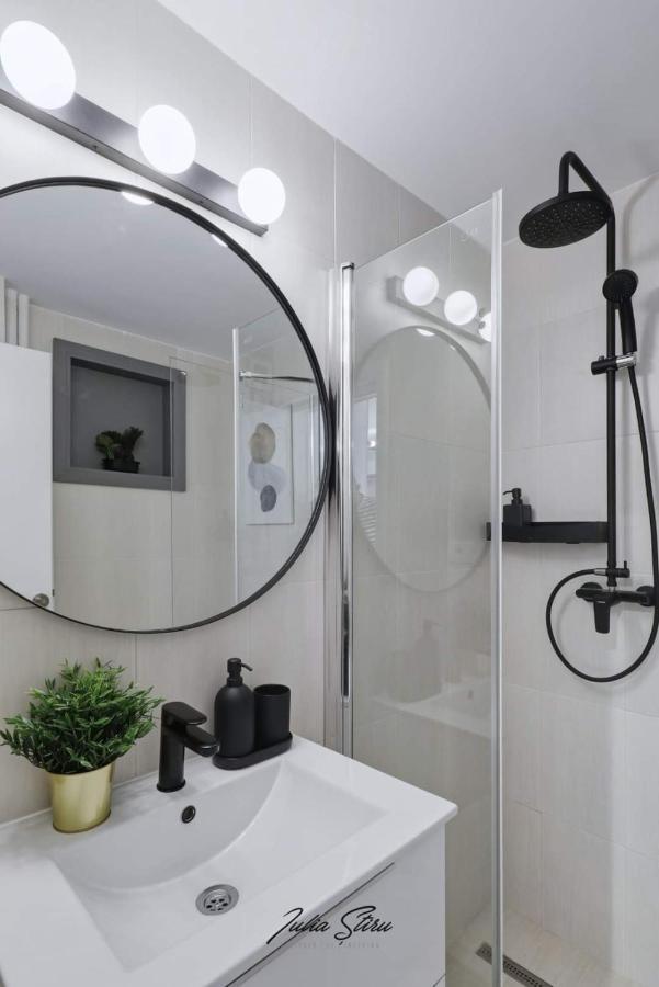 Government Deluxe Studio By Magic Apartments Bucharest Luaran gambar